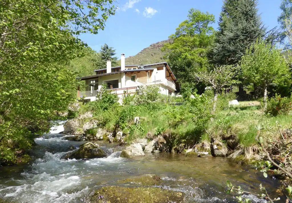 Le torrent qui longe la maison